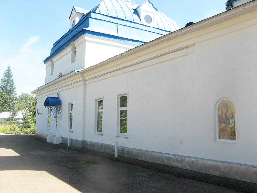 Белебей. Церковь Михаила Архангела. архитектурные детали, Северный фасад трапезной храма