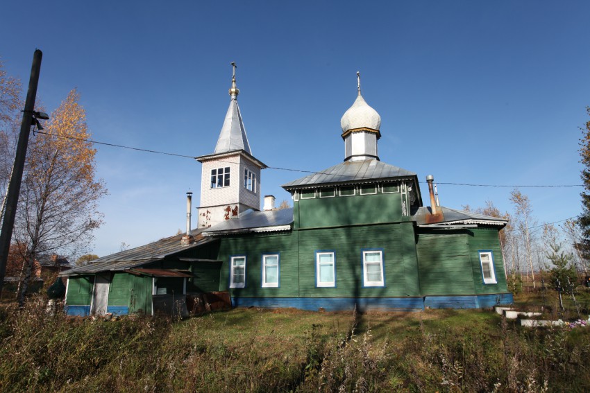 Глухово. Церковь Троицы Живоначальной. фасады