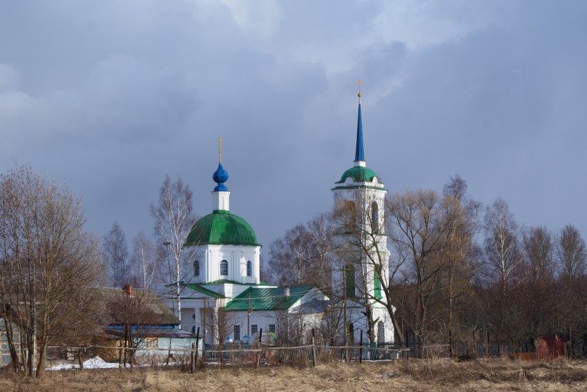 Церковь Воскресения Христова, Высоцкое (Ярославский район, Ярославская область). общий вид в ландшафте