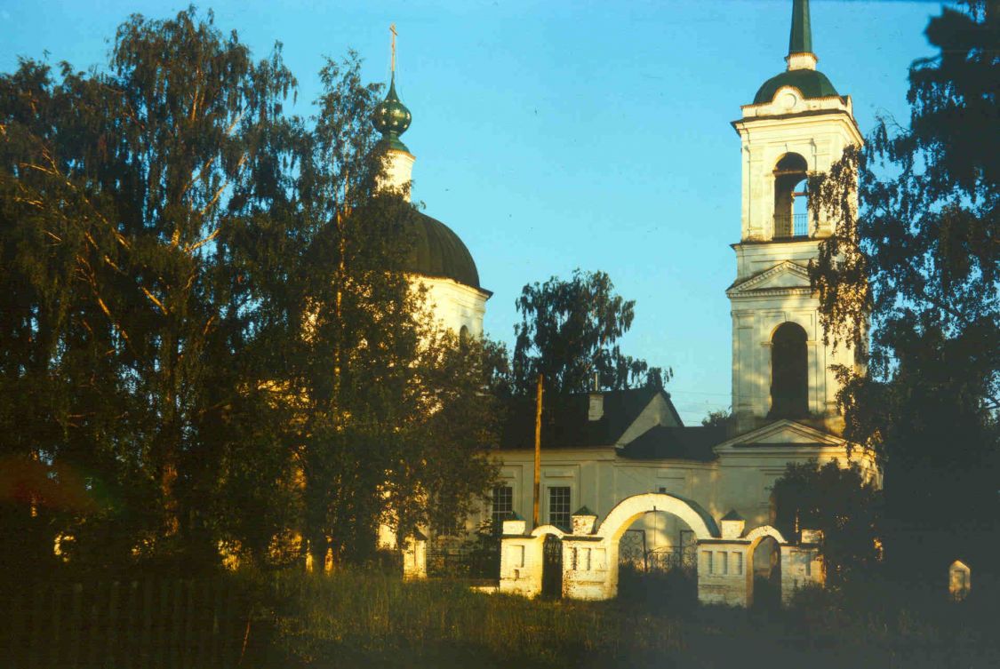 Церковь Воскресения Христова, Высоцкое (Ярославский район, Ярославская область). фасады