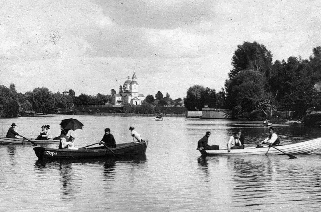 Боярка. Церковь Михаила Архангела (новая). архивная фотография, Вид с реки, старинное фото