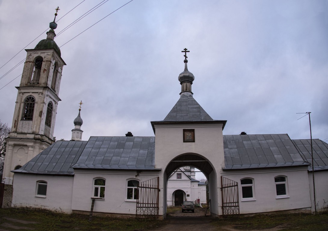 Храмовый комплекс. Церкви Сергия Радонежского и Николая Чудотворца, Сергиевское (Угличский район, Ярославская область). фасады