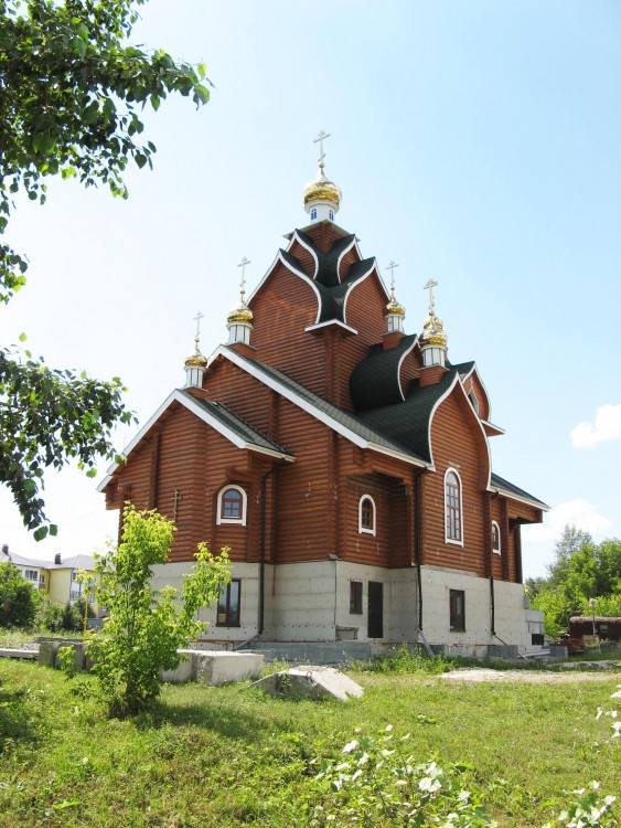 Бисерть. Церковь Серафима Саровского. фасады, Вид церкви с северо-восточной стороны