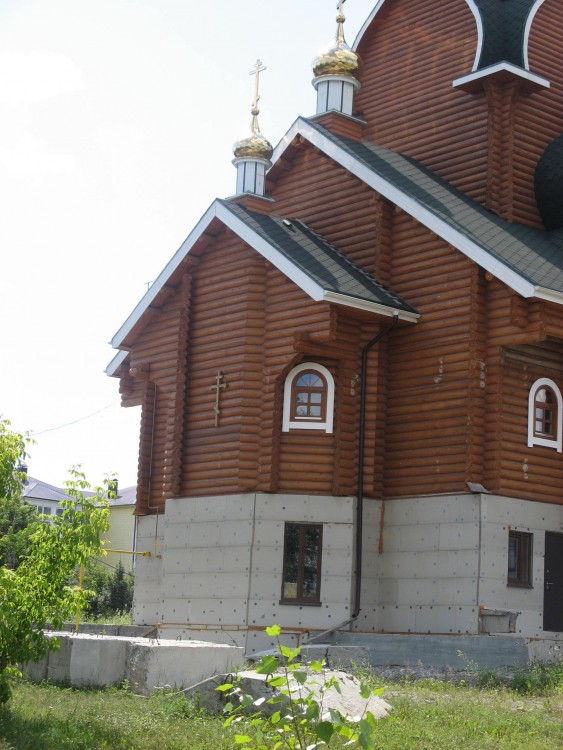 Бисерть. Церковь Серафима Саровского. архитектурные детали, Апсидная часть храма
