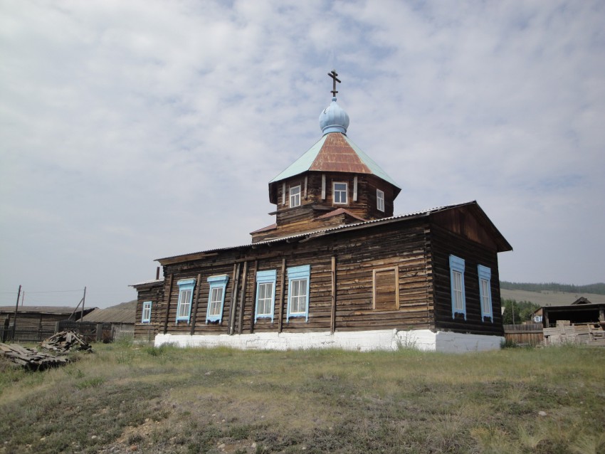 Байкальское. Церковь Иннокентия, епископа Иркутского. фасады, Вид на церковь с юго -востока, со стороны оз. Байкал.