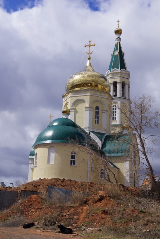 Оренбург. Церковь Серафима Саровского на архиерейском подворье. фасады