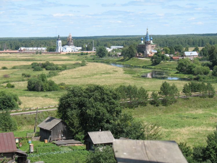 Храмовый комплекс бывшего Благовещенского монастыря, Дунилово (Шуйский район, Ивановская область). общий вид в ландшафте, Панорама построек Св.Успенского женского монастыря. Слева направо - Успенская (1819)и Покровская (1850), Благовещенская (1675) и Казанская (1888)церкви