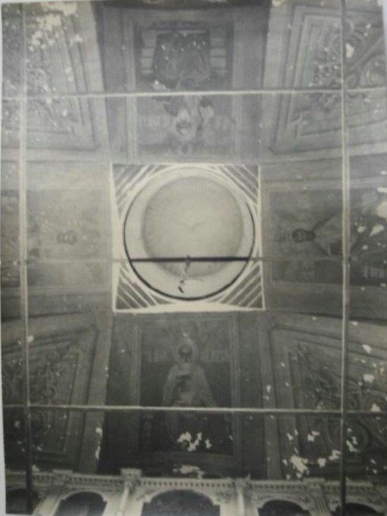 Фотограф Каверзнев М. Г. Интерьер.Вид на своды. 1952 г..(ГНИМА ОФ-5932/167), архивная фотография. Церковь Преображения Господня, Спас-Михнево, урочище (Раменский район и гг. Бронницы, Жуковский, Московская область)