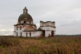 Ивановское. Церковь Успения Пресвятой Богородицы
