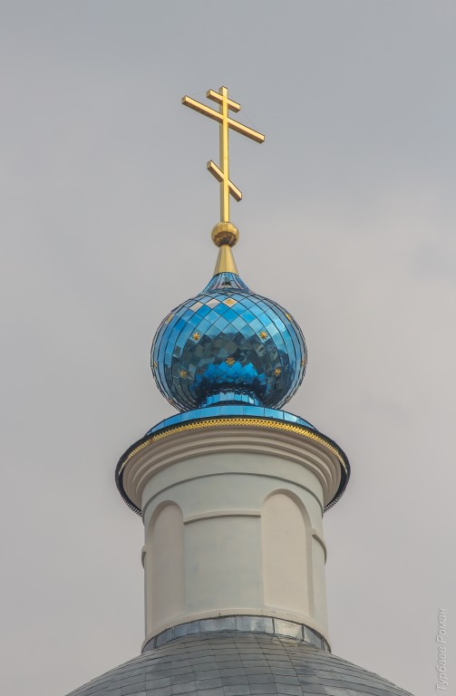 Церковь Смоленской иконы Божией Матери, Карино (Зарайский городской округ, Московская область). архитектурные детали, Завершение основного объема