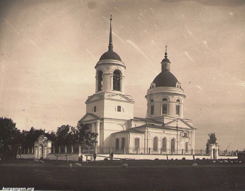 Церковь Макария Унженского и Желтоводского, Макарьевское (Далматовский район, Курганская область). архивная фотография, фото 1924 года. с сайта Храмы Далматовского района http://pomnirod.ru/articles/istorii-familii/familii/mihail-telyakov-istoriya-dalmatovskih-familij-chast-i-ot-a-do-l.html 