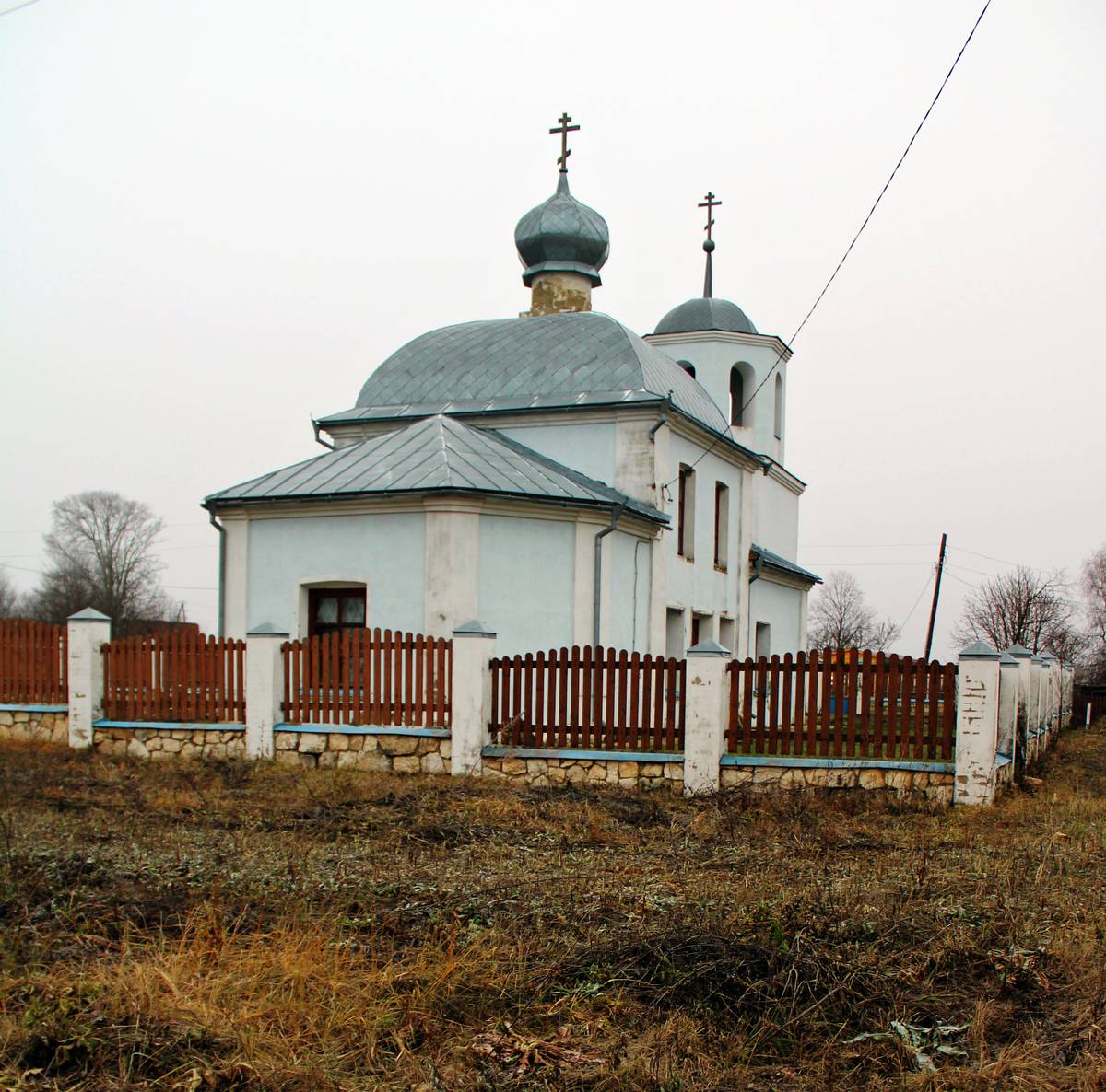 общий вид в ландшафте. Церковь Успения Пресвятой Богородицы, Куково (Зарайский городской округ, Московская область)