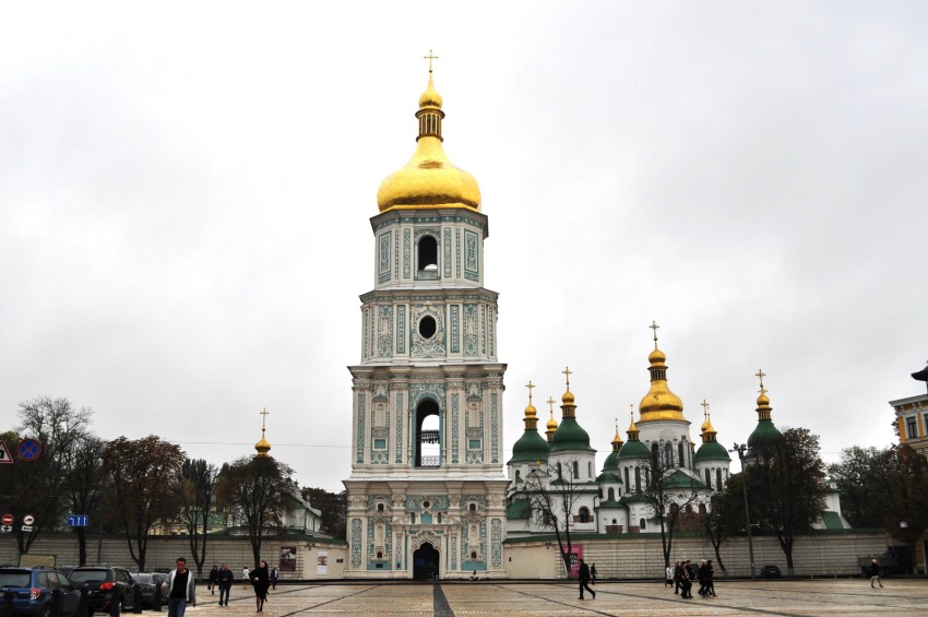 Киев. Ансамбль бывшего Софийского монастыря. общий вид в ландшафте