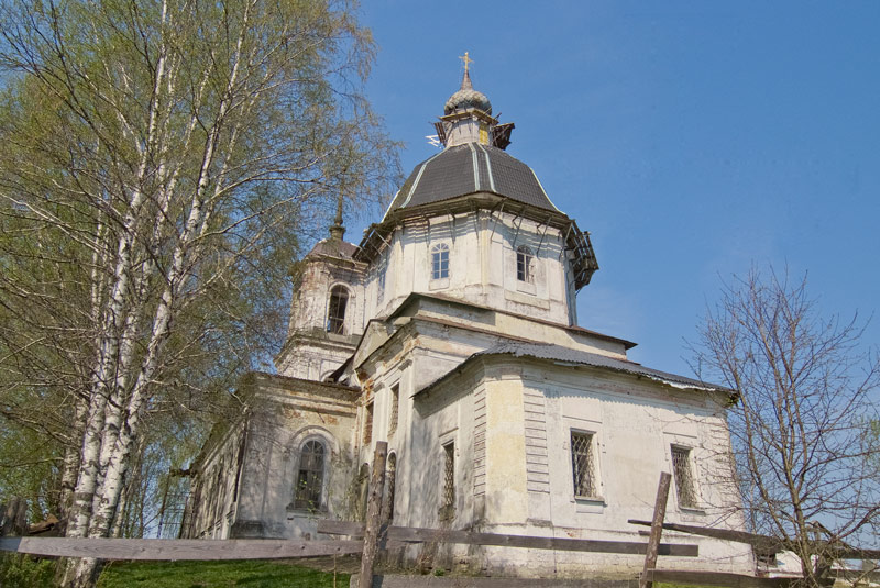 Поречье. Церковь Троицы Живоначальной. фасады