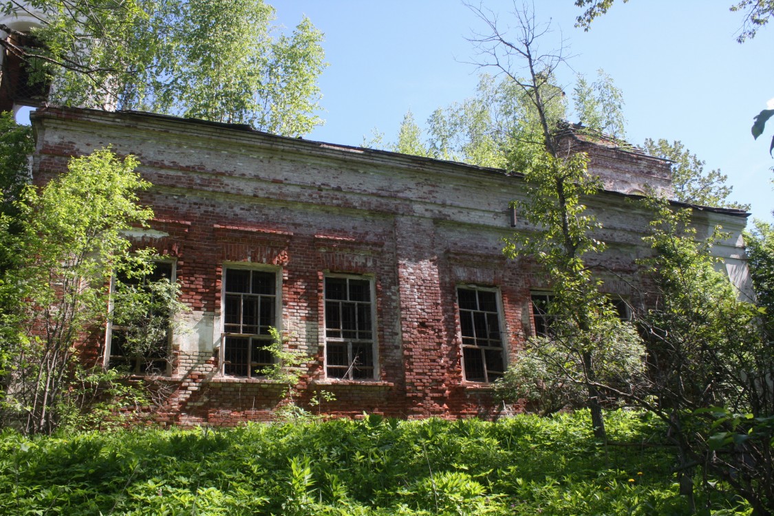 Слобода. Церковь Троицы Живоначальной. фасады