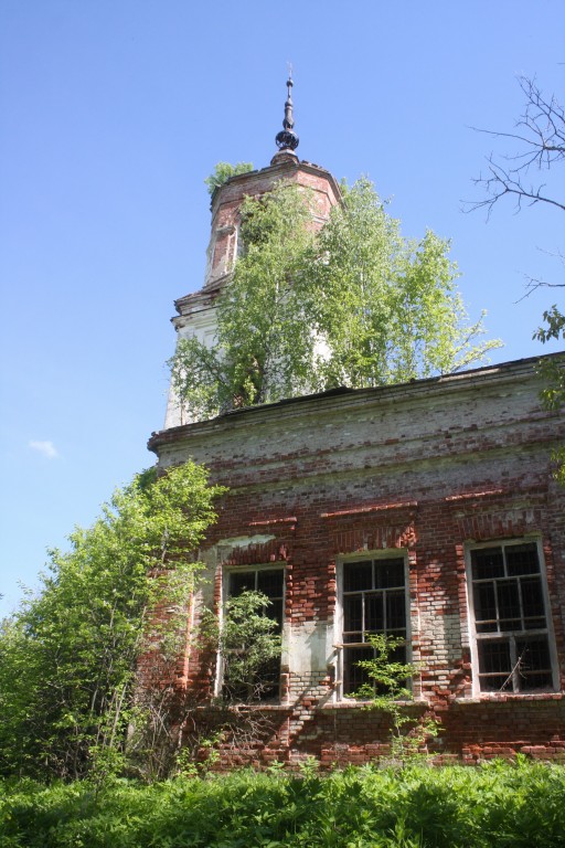 Слобода. Церковь Троицы Живоначальной. фасады