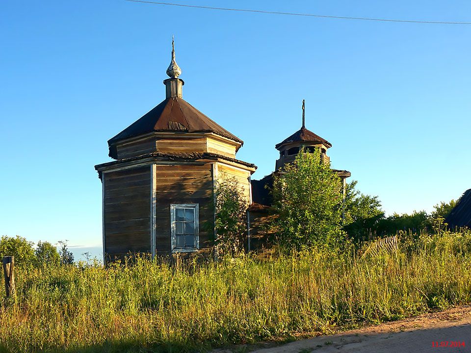 Часовня Введения во храм Пресвятой Богородицы, Горшково (Максатихинский район, Тверская область). общий вид в ландшафте