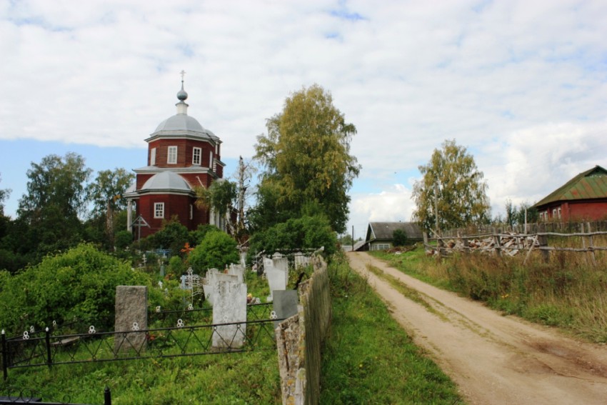 Стан. Церковь Покрова Пресвятой Богородицы. общий вид в ландшафте