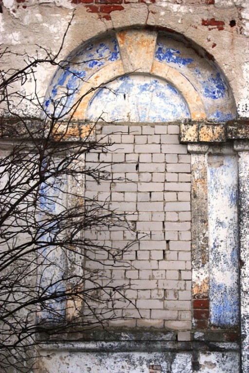 Церковь Петра и Павла, Назарово (Лихославльский район, Тверская область). фасады, окно первого яруса колокольни