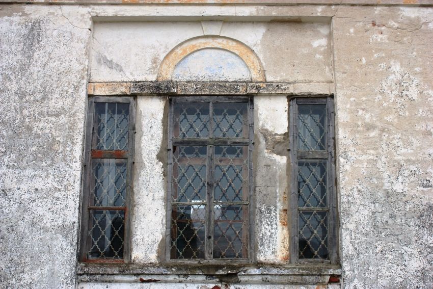 Церковь Петра и Павла, Назарово (Лихославльский район, Тверская область). архитектурные детали, окно трапезной