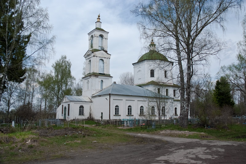 Церковь Воскресения Христова, Белая (Молоковский район, Тверская область). общий вид в ландшафте