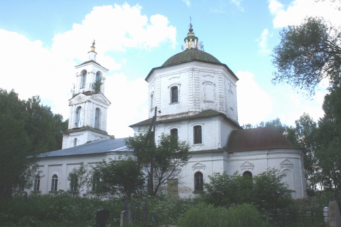 Белая. Церковь Воскресения Христова. фасады