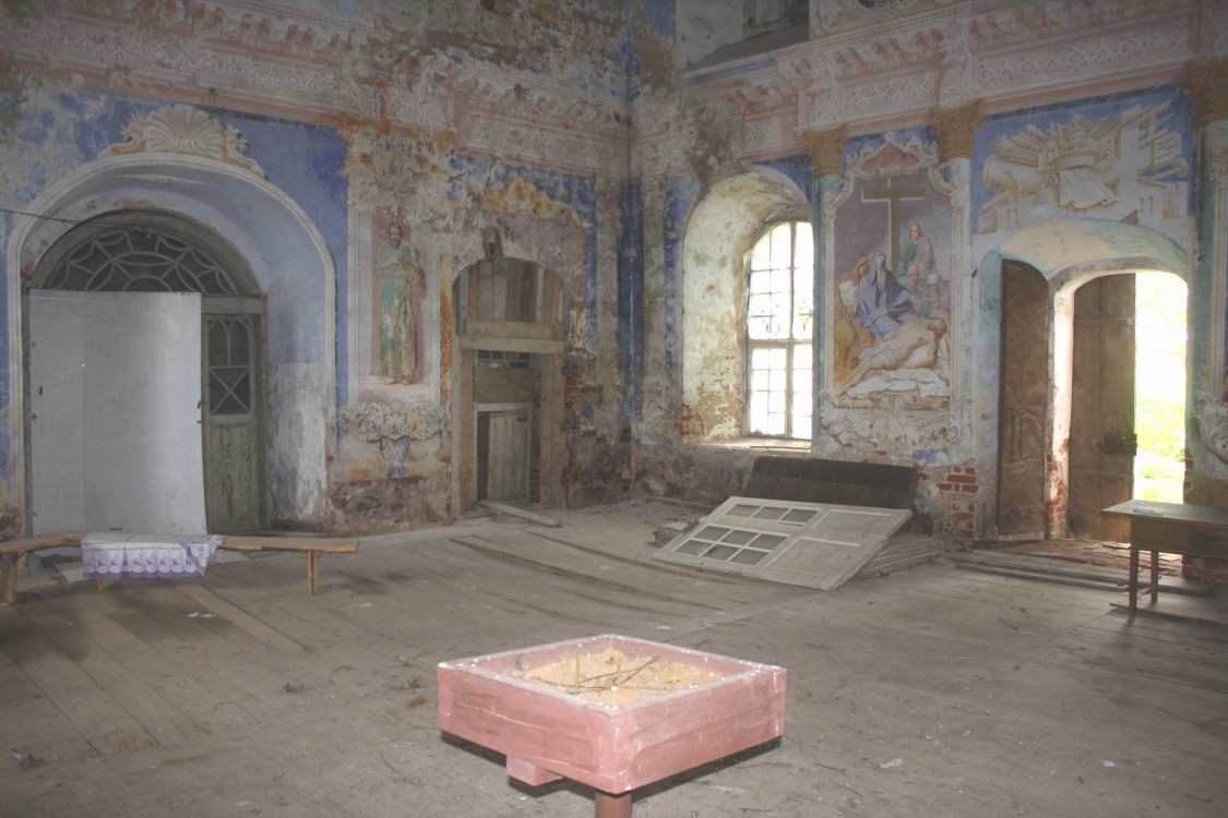 Церковь Троицы Живоначальной, Любегощи (Весьегонский район, Тверская область). интерьер и убранство