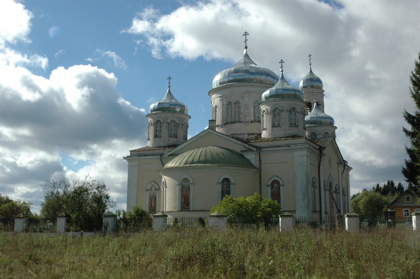 Церковь Михаила Архангела, Красное (Торжокский район и г. Торжок, Тверская область). фасады, с.Красное Церковь Михаила Архангела