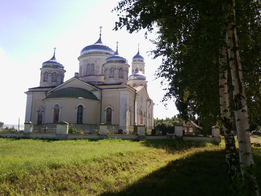 Церковь Михаила Архангела, Красное (Торжокский район и г. Торжок, Тверская область). фасады