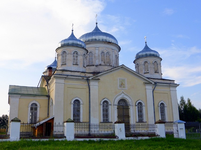 Церковь Михаила Архангела, Красное (Торжокский район и г. Торжок, Тверская область). фасады