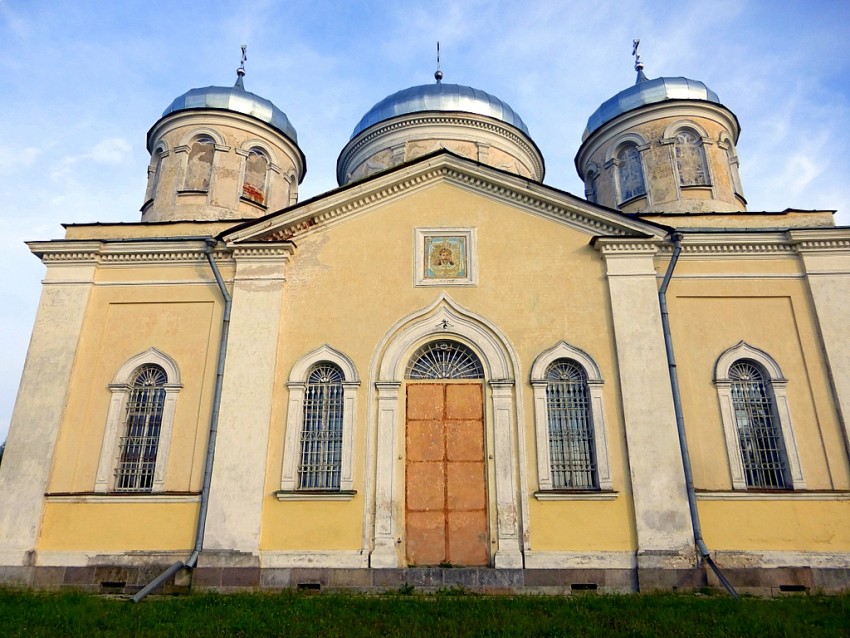 Церковь Михаила Архангела, Красное (Торжокский район и г. Торжок, Тверская область). архитектурные детали