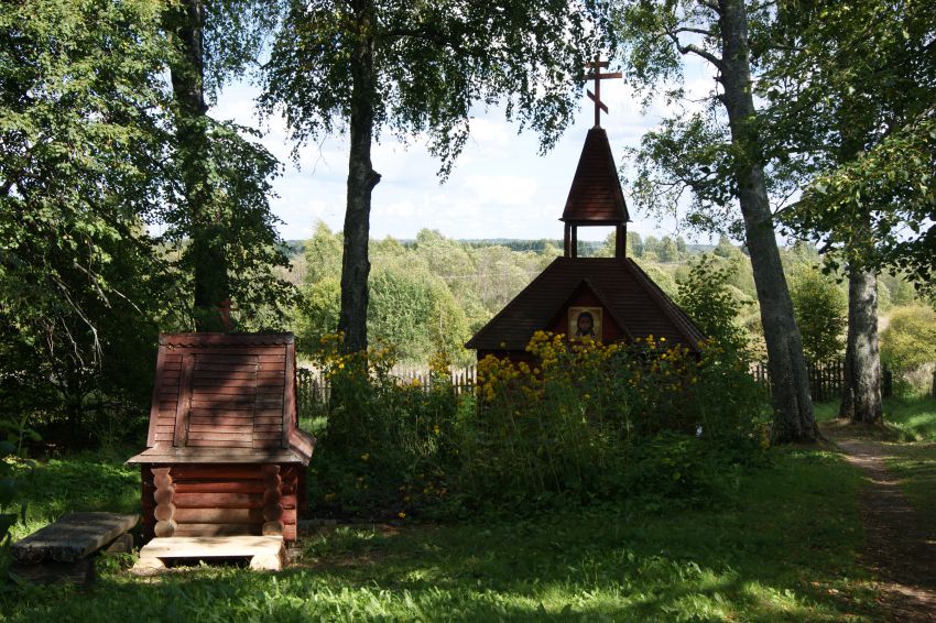 Часовня Ахтырской иконы Божией Матери, Илейкино (Старицкий район, Тверская область). общий вид в ландшафте, Вид с запада