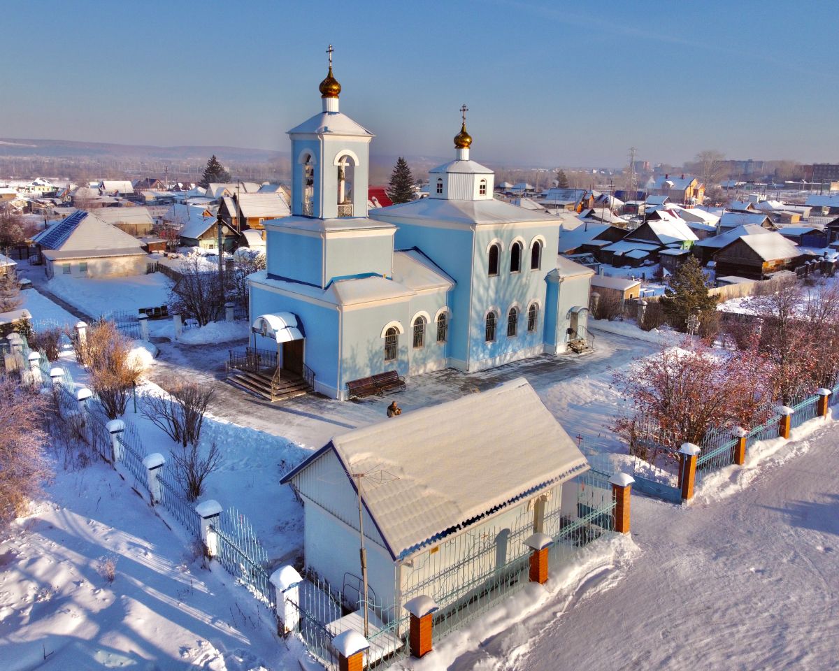 Назарово. Церковь Покрова Пресвятой Богородицы. общий вид в ландшафте, Вся территория вид с ЮЗ