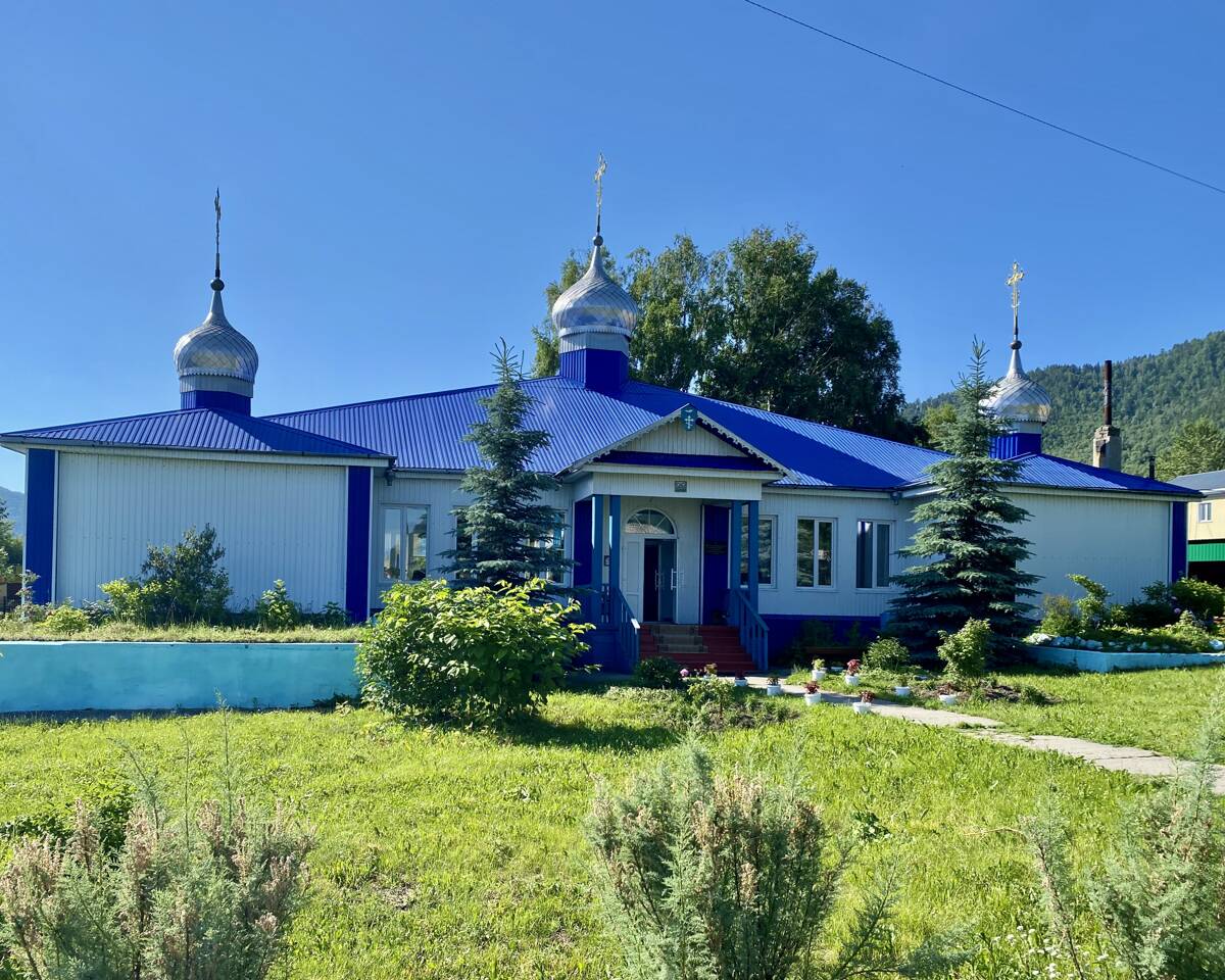 Церковь Успения Пресвятой Богородицы, Майна (Саяногорск, город, Республика Хакасия). фасады, Вид с ул. Енисейской