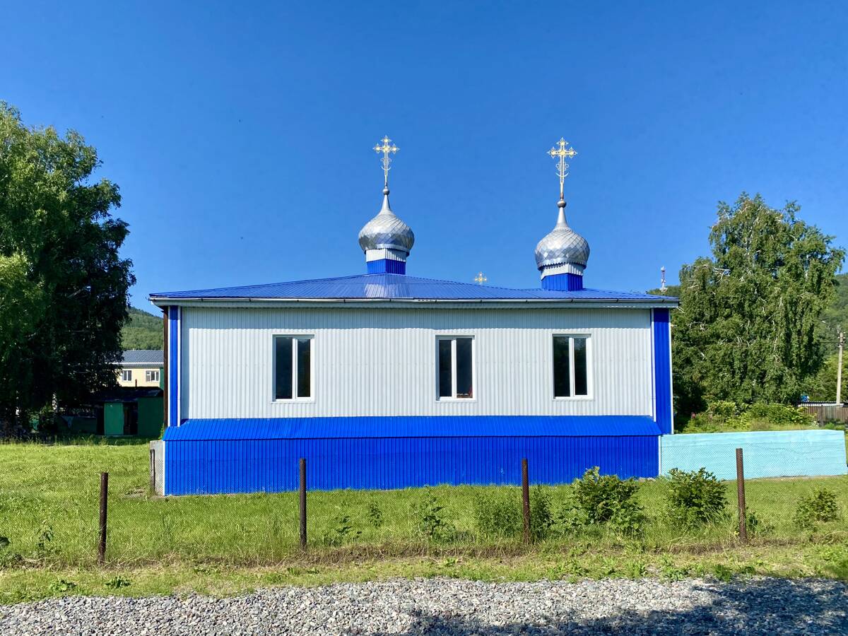 Церковь Успения Пресвятой Богородицы, Майна (Саяногорск, город, Республика Хакасия). фасады, Вид с СВ