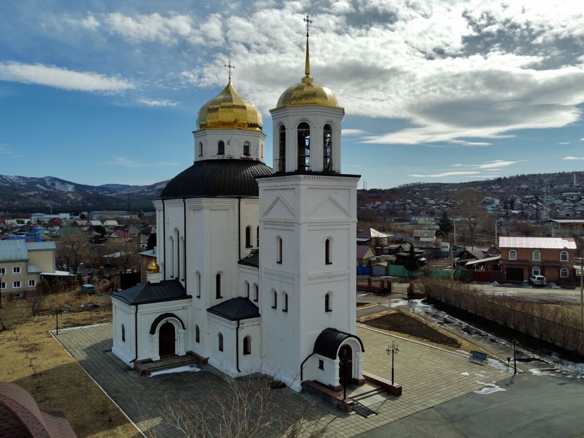 Саяногорск. Церковь Троицы Живоначальной. фасады, Вид с СЗ