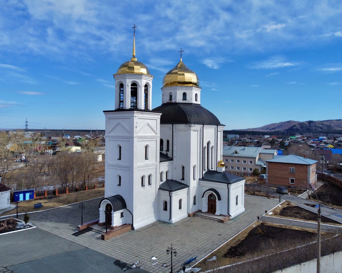 Церковь Троицы Живоначальной, Саяногорск (Саяногорск, город, Республика Хакасия). фасады, Вид с ЮЗ