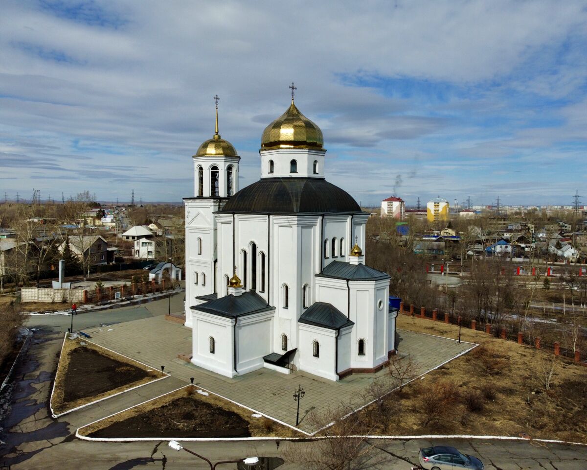 Церковь Троицы Живоначальной, Саяногорск (Саяногорск, город, Республика Хакасия). фасады, Вид с ЮВ