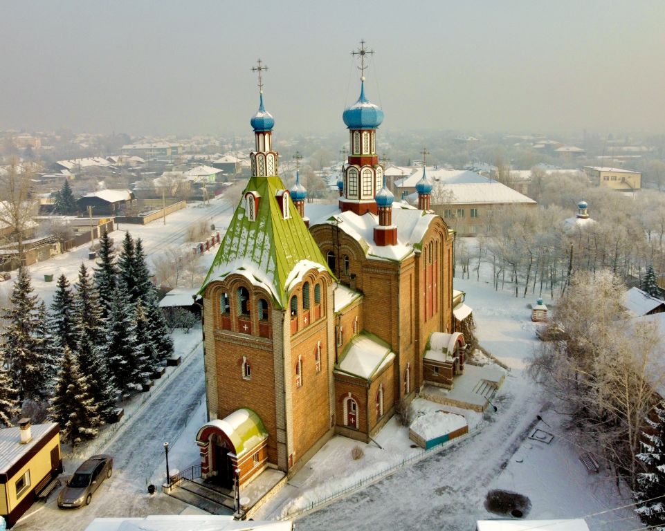 Церковь Рождества Пресвятой Богородицы, Черногорск (Черногорск, город, Республика Хакасия). общий вид в ландшафте, Вид с ЮЗ 
