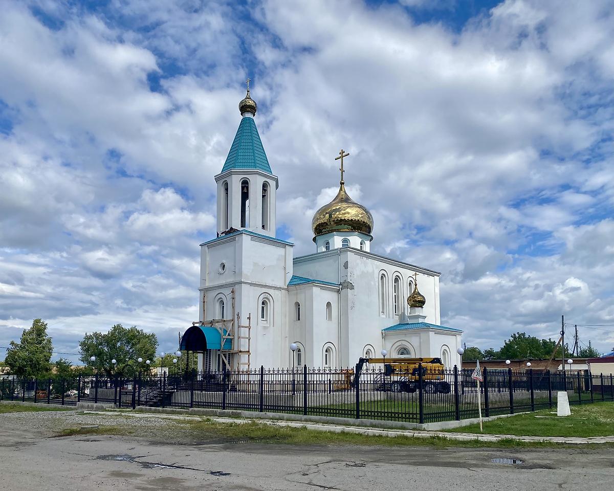 Вид с ЮЗ, фасады. Церковь Покрова Пресвятой Богородицы (новая), Бея (Бейский район, Республика Хакасия)