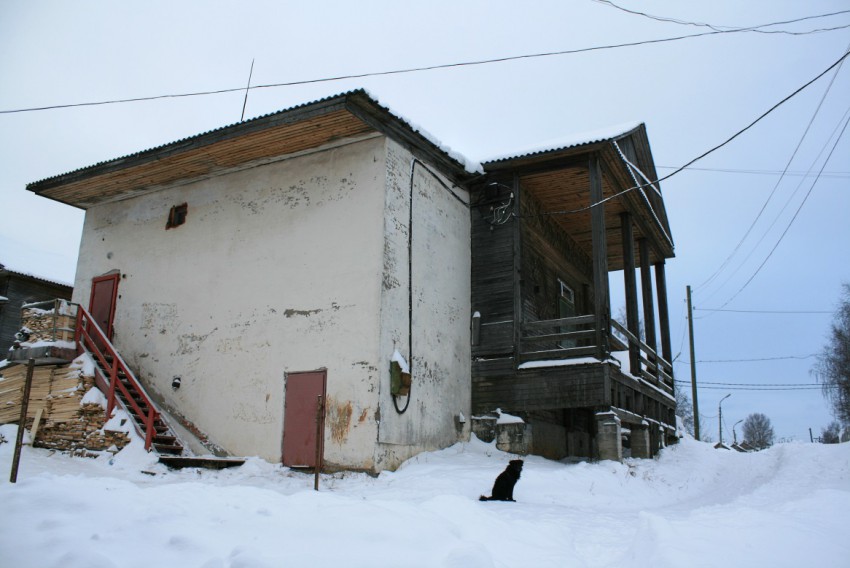 Церковь Рождества Христова, Нижний Чов (Сыктывкар, город, Республика Коми). общий вид в ландшафте