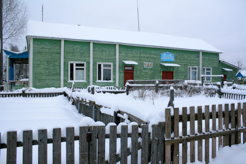 Церковь Рождества Христова, Нижний Чов (Сыктывкар, город, Республика Коми). общий вид в ландшафте
