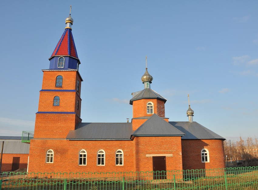 Вутабоси. Церковь Иоанна Предтечи (новая). фасады