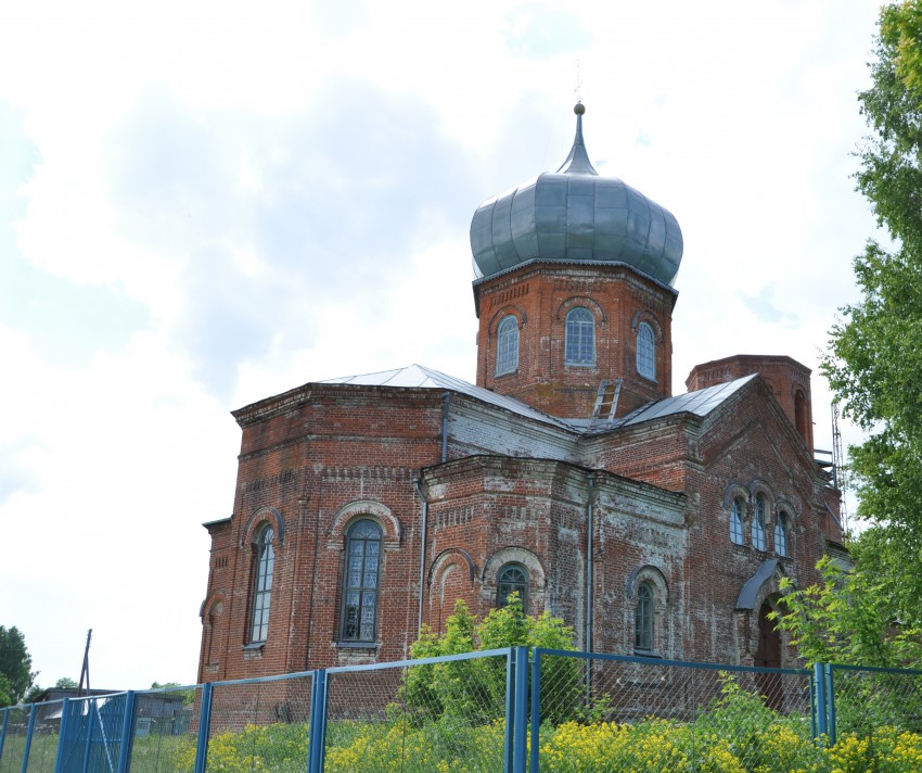 Церковь Покрова Пресвятой Богородицы, Покровское (Мариинско-Посадский район, Республика Чувашия). фасады