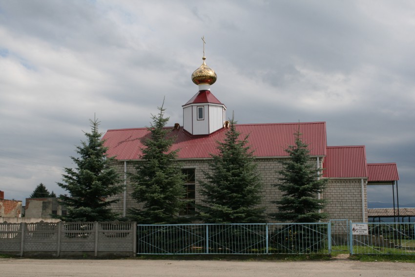 Зеленчукская. Церковь Феодора Тирона. общий вид в ландшафте