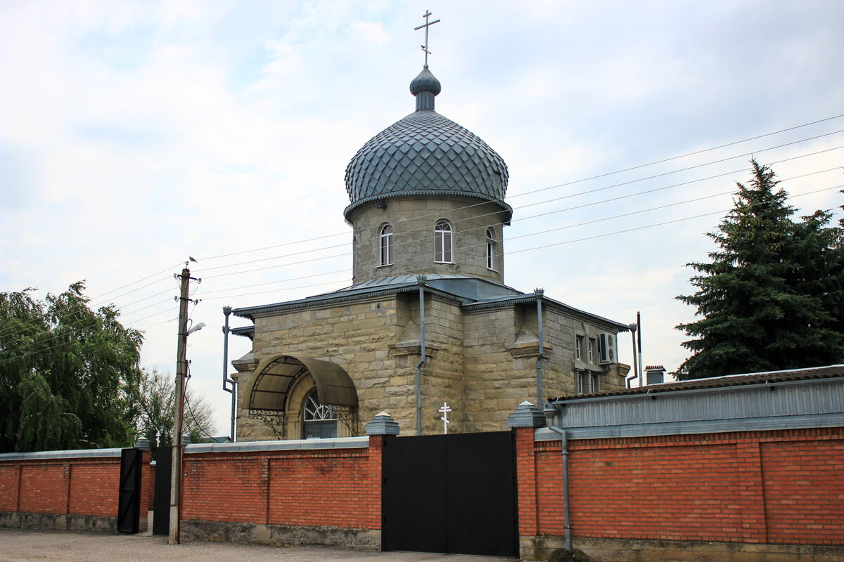 Церковь Михаила Архангела, Ленинский (Минераловодский район, Ставропольский край). общий вид в ландшафте