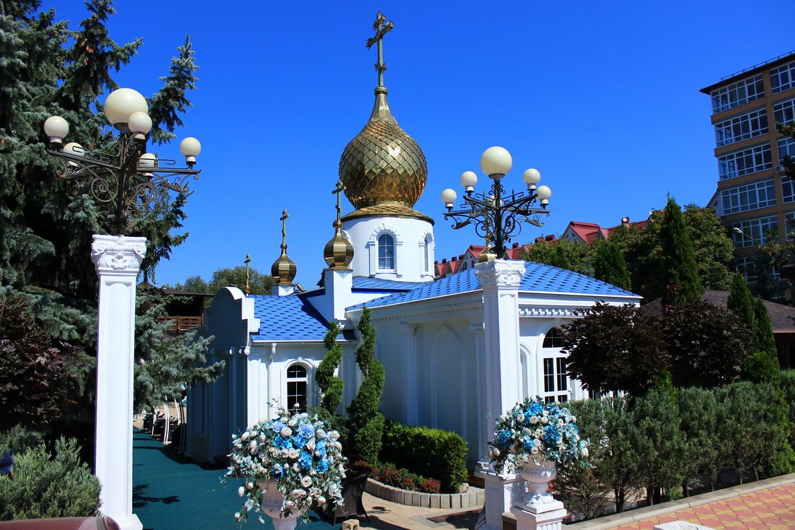 Церковь 