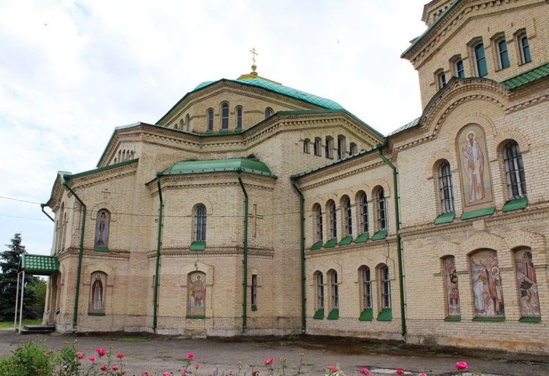 Церковь Николая Чудотворца, Зольская (Кировский район, Ставропольский край). фасады,  Храм Св. Николая Чудотворца  ... главный вход