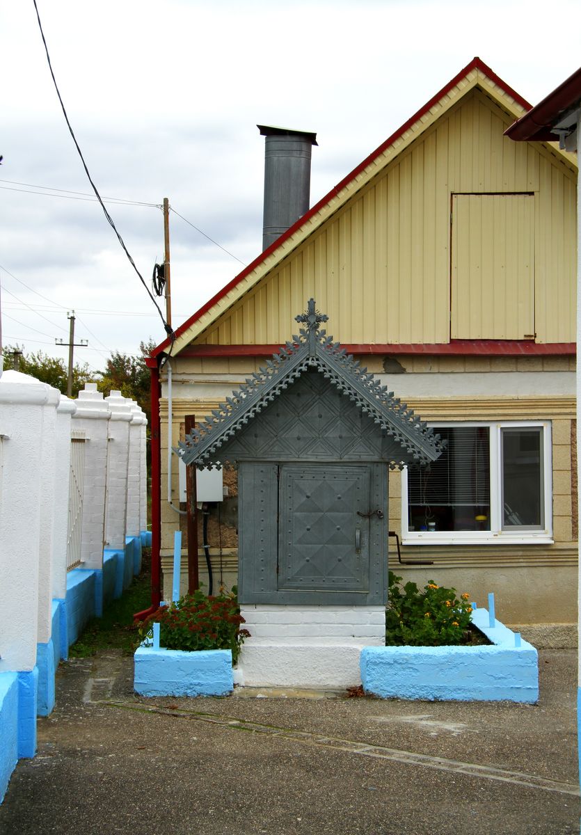 Колодец у церкви., дополнительная информация. Церковь Веры, Надежды, Любови и матери их Софии, Суворовская (Предгорный район, Ставропольский край)