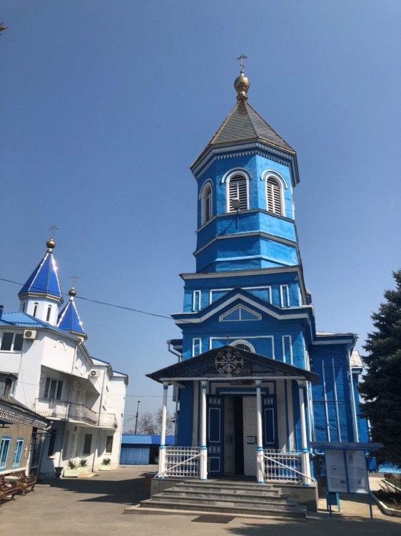 Моздок. Церковь Успения Пресвятой Богородицы. фасады